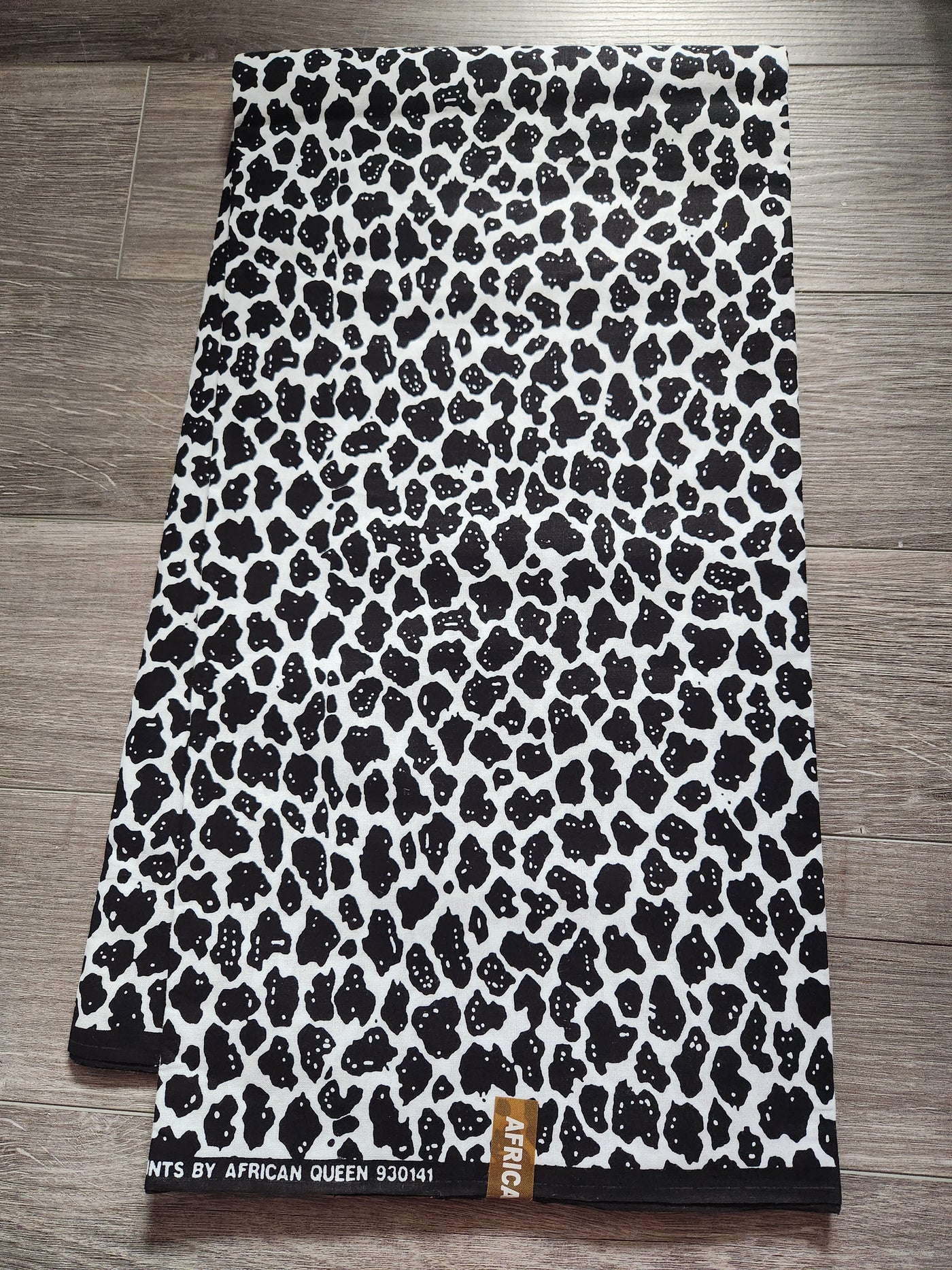 White and Black African Print Fabric, Ankara Fabric, AF111